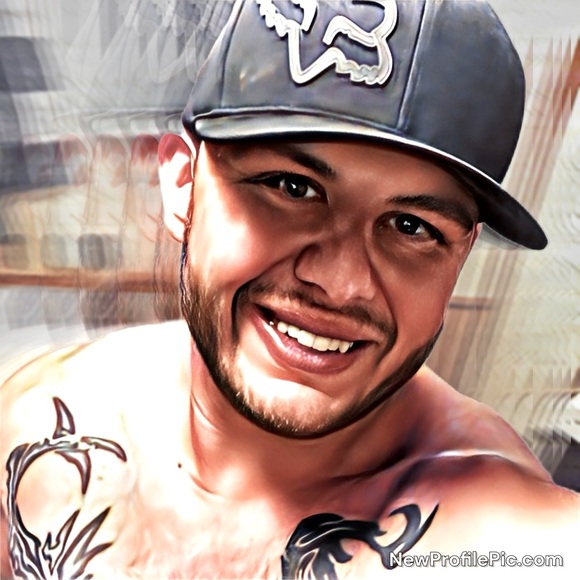 Meet your Posher, TJ - Picture 4 of 4